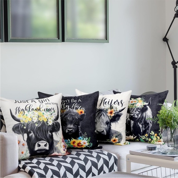 Cow western 18”x18” 4 pack pillow covers - Picture 3 of 4